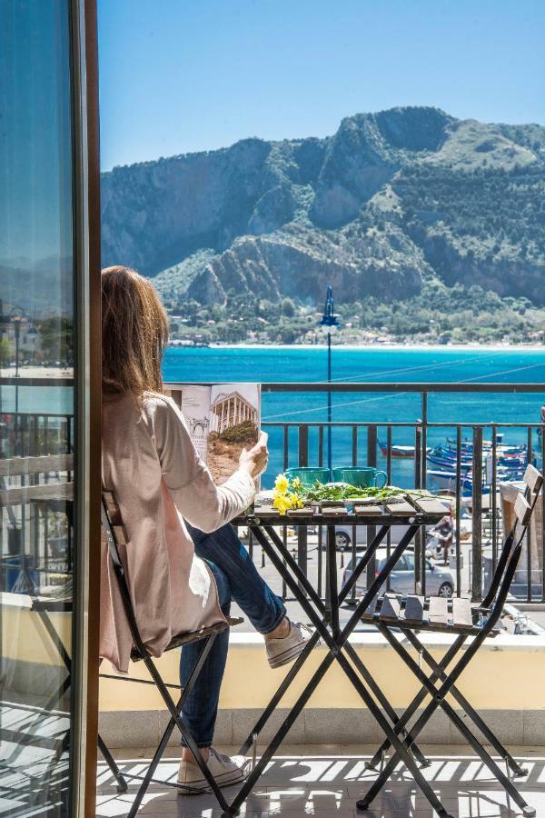 Casetta Vista Mare In Piazza A Mondello ปาแลร์โม ภายนอก รูปภาพ