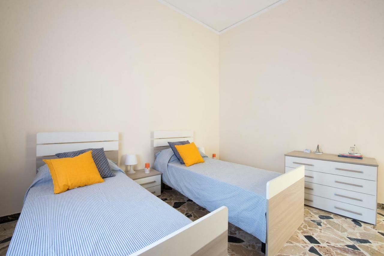 Casetta Vista Mare In Piazza A Mondello ปาแลร์โม ภายนอก รูปภาพ
