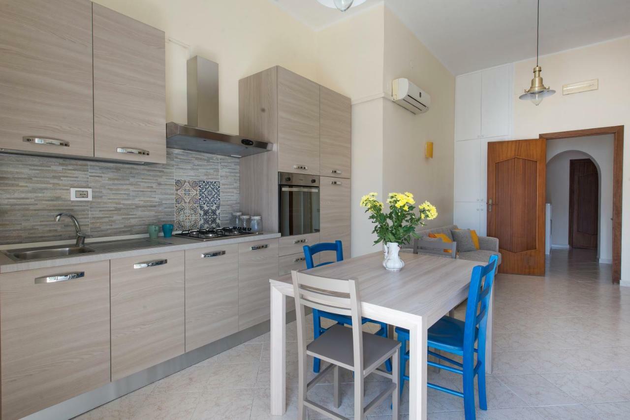 Casetta Vista Mare In Piazza A Mondello ปาแลร์โม ภายนอก รูปภาพ
