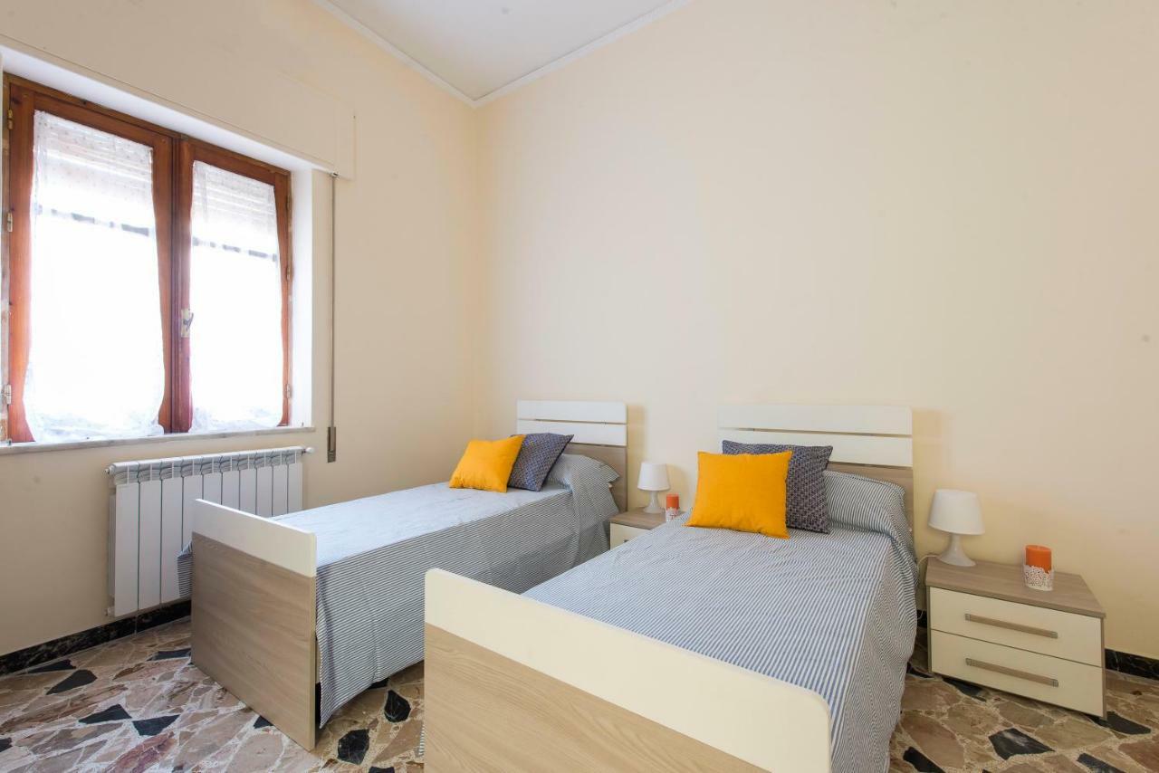 Casetta Vista Mare In Piazza A Mondello ปาแลร์โม ภายนอก รูปภาพ