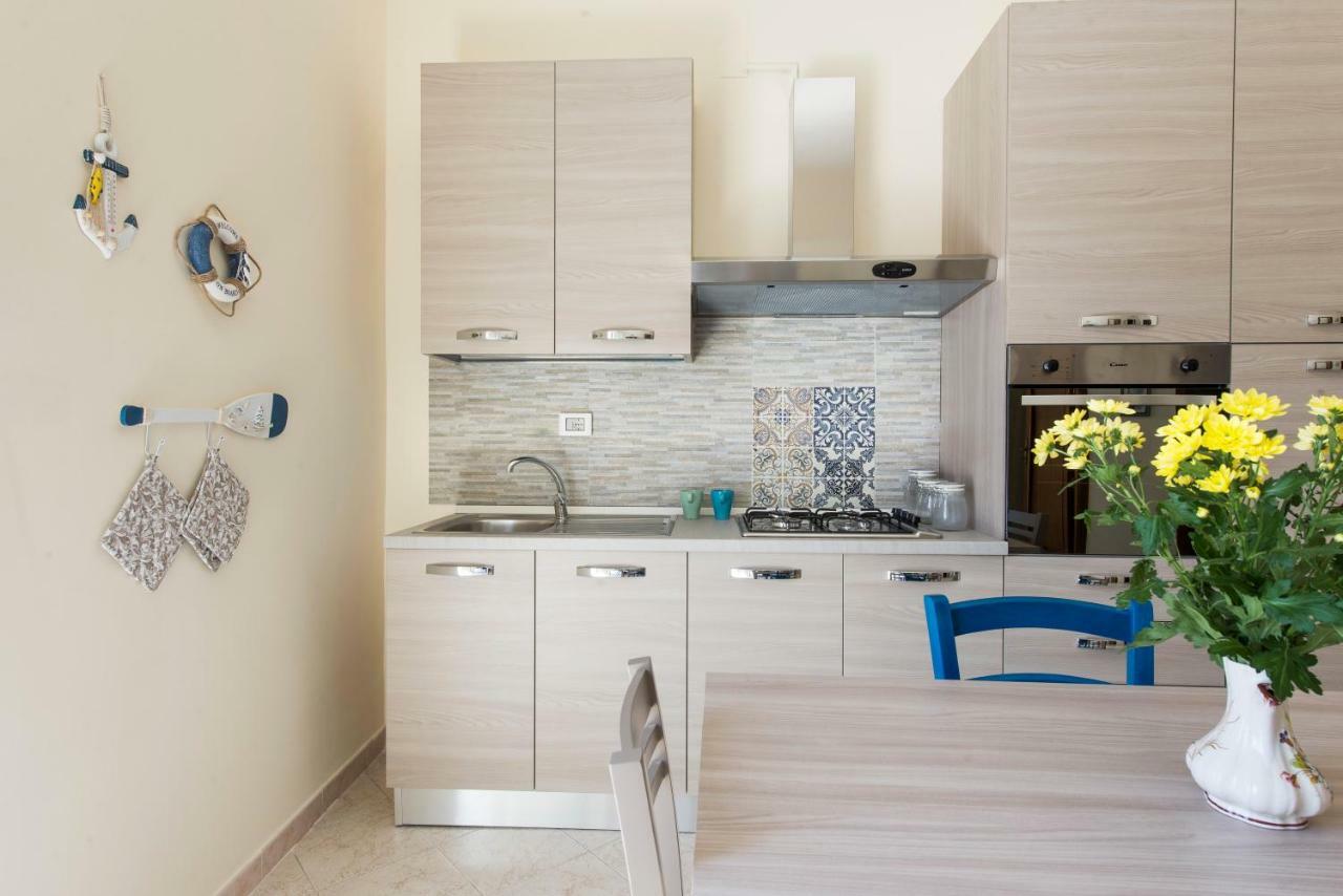 Casetta Vista Mare In Piazza A Mondello ปาแลร์โม ภายนอก รูปภาพ