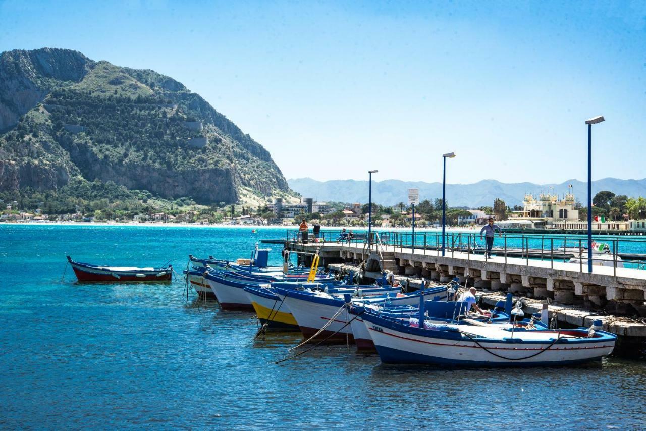 Casetta Vista Mare In Piazza A Mondello ปาแลร์โม ภายนอก รูปภาพ