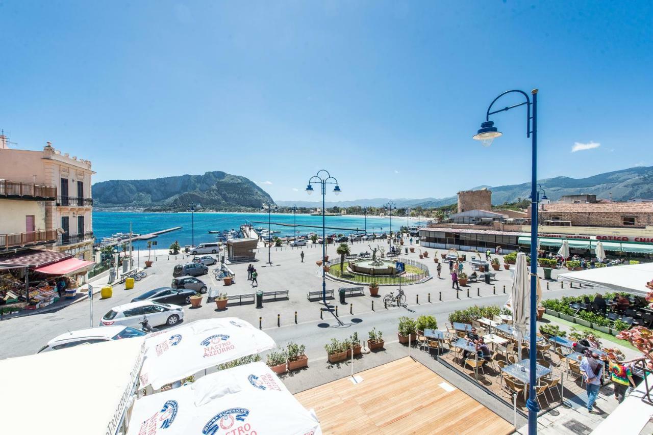 Casetta Vista Mare In Piazza A Mondello ปาแลร์โม ภายนอก รูปภาพ