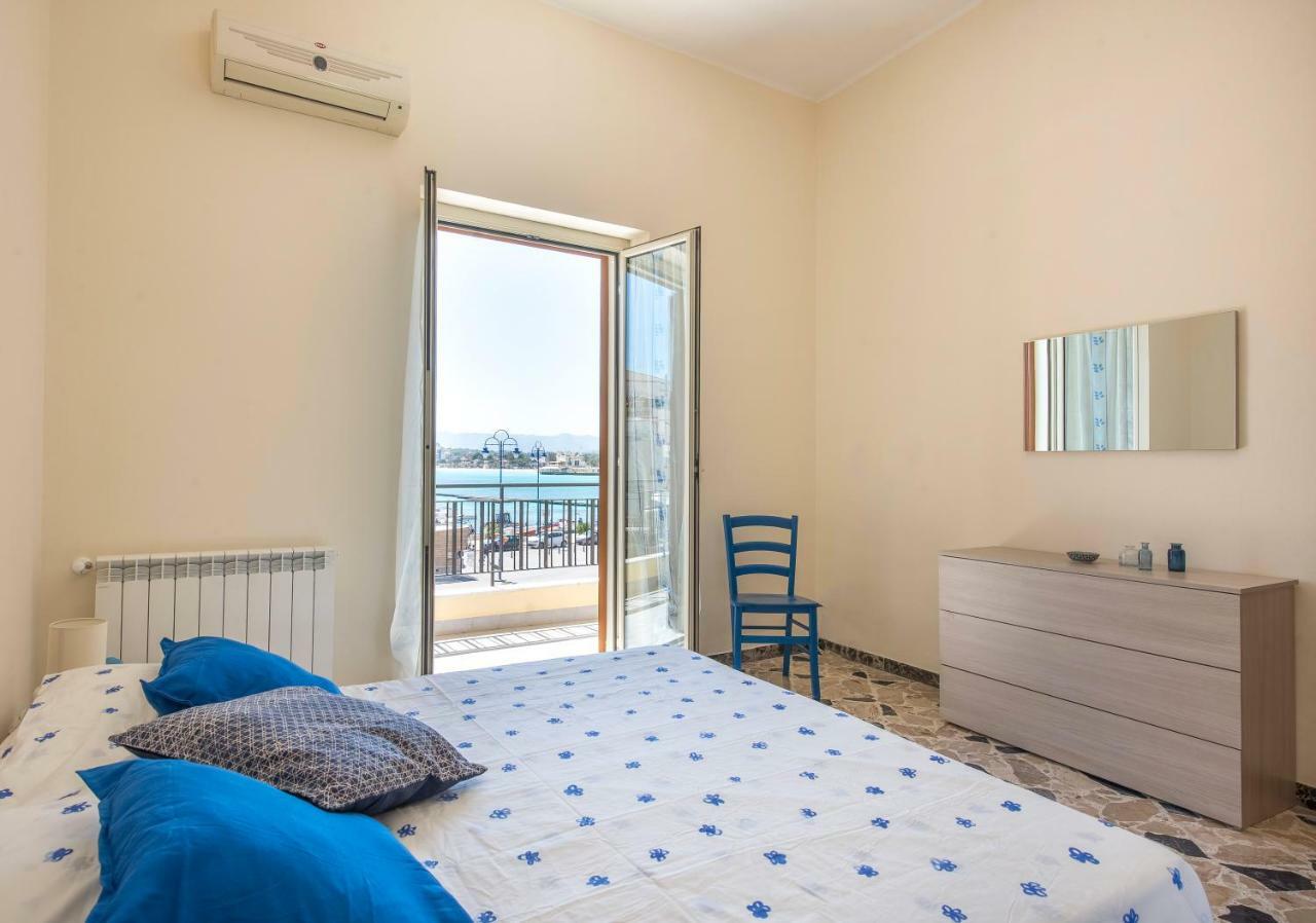 Casetta Vista Mare In Piazza A Mondello ปาแลร์โม ภายนอก รูปภาพ