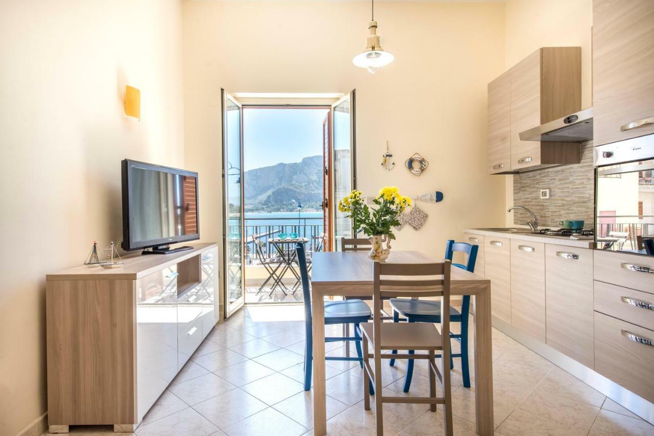 Casetta Vista Mare In Piazza A Mondello ปาแลร์โม ภายนอก รูปภาพ