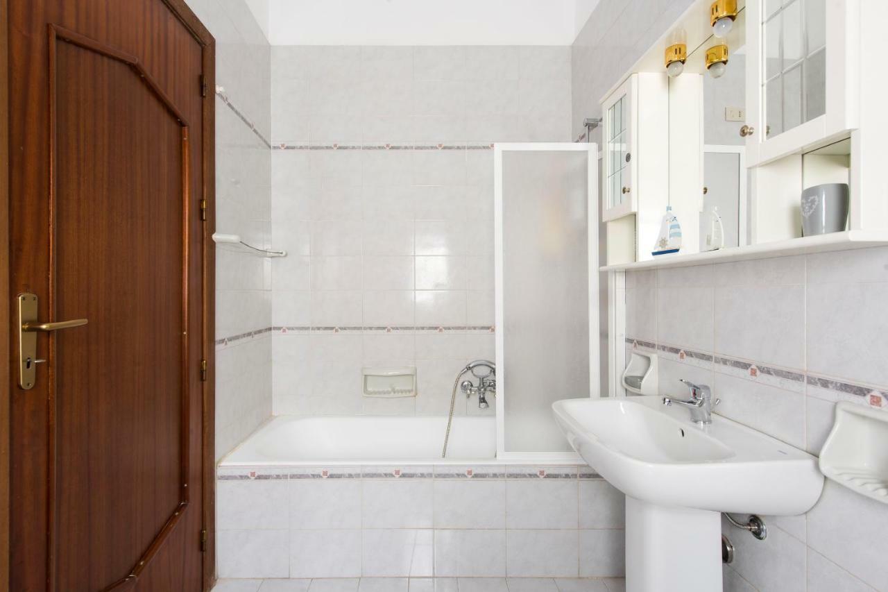 Casetta Vista Mare In Piazza A Mondello ปาแลร์โม ภายนอก รูปภาพ