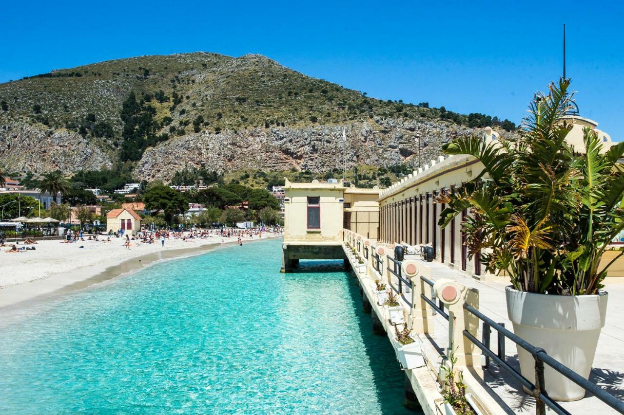 Casetta Vista Mare In Piazza A Mondello ปาแลร์โม ภายนอก รูปภาพ